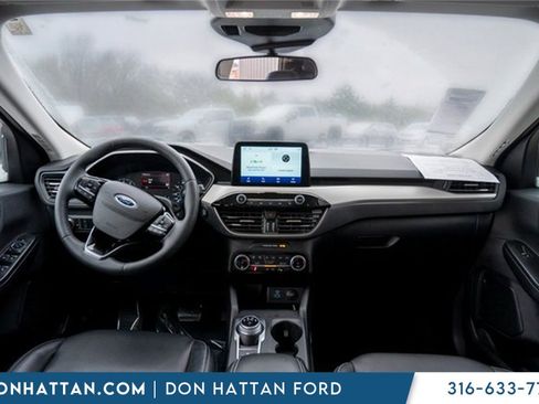 Used 2022 Ford Escape SEL image 3