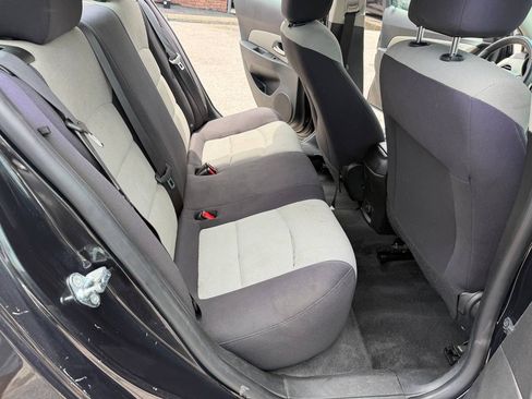 Used 2015 Chevrolet Cruze LS FWD image 15