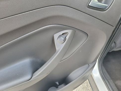 Used 2018 Ford Escape SE image 10