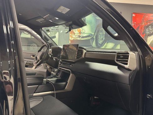 Used 2025 Toyota Tundra Limited AWD/4WD image 22