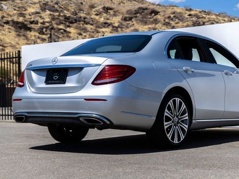 Used 2019 Mercedes-Benz E 300 image 6