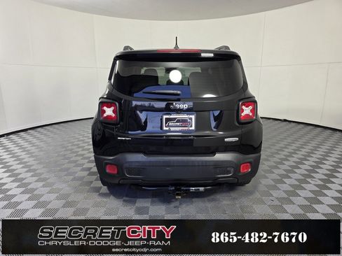 Used 2015 Jeep Renegade Latitude image 6