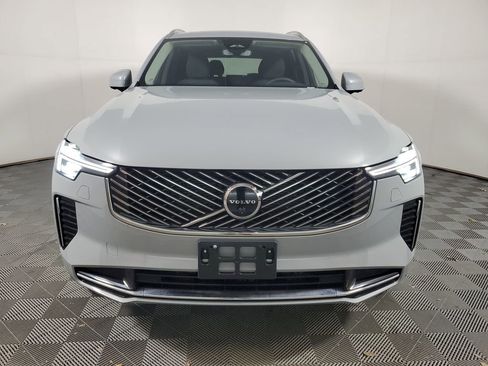 Used 2025 Volvo XC90 B6 Plus image 2