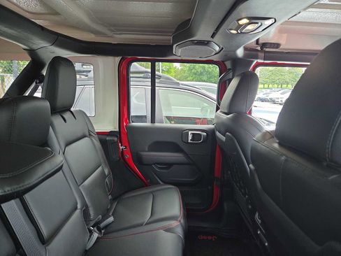 Used 2022 Jeep Wrangler Unlimited Rubicon w/ Safety Group AWD/4WD image 12