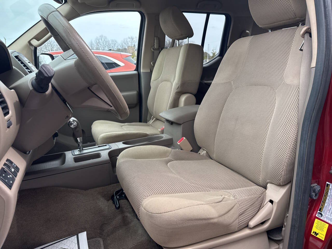 Used 2014 Nissan Frontier SV w/ SV Value Truck Package AWD/4WD image 11