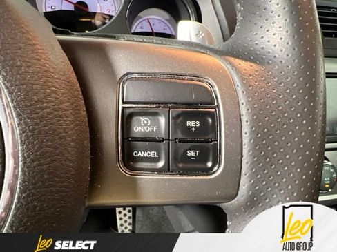 Used 2014 Dodge Challenger SXT RWD image 18