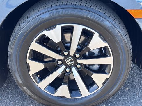 Certified 2025 Honda Odyssey EX-L image 11