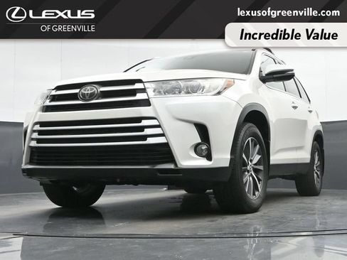 Used 2019 Toyota Highlander XLE AWD/4WD image 32