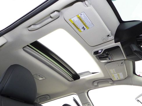 Used 2023 Subaru Outback Touring XT image 18