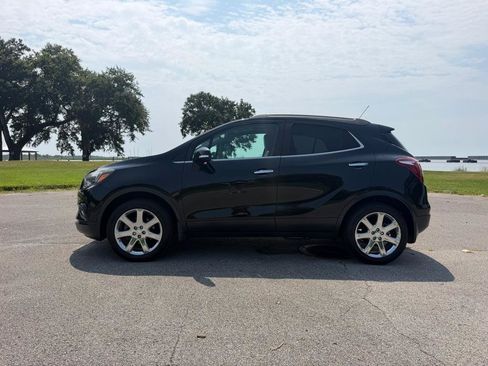 Used 2018 Buick Encore Essence w/ Experience Buick Package AWD/4WD image 2