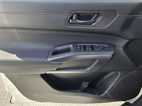 Used 2025 Nissan Pathfinder Rock Creek image 30