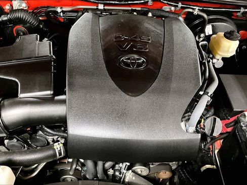 Used 2018 Toyota Tacoma SR5 image 30