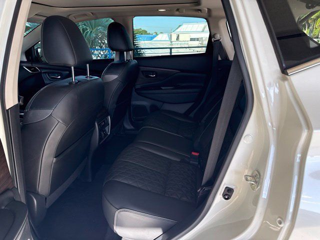 Used 2020 Nissan Murano Platinum FWD image 3