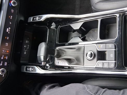 Used 2024 Kia Sorento SX FWD image 22