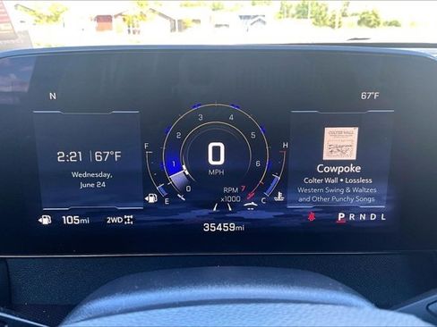 Used 2025 Chevrolet Traverse Z71 AWD/4WD image 13