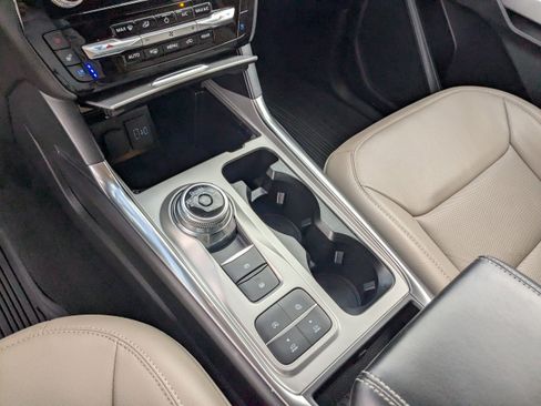 Used 2024 Ford Explorer Limited w/ Limited Technology Package image 15