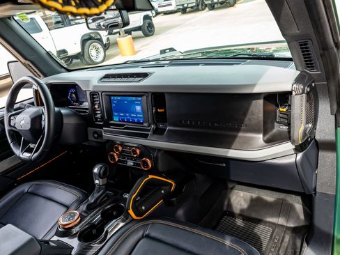 Used 2022 Ford Bronco Badlands w/ Sasquatch Package image 16