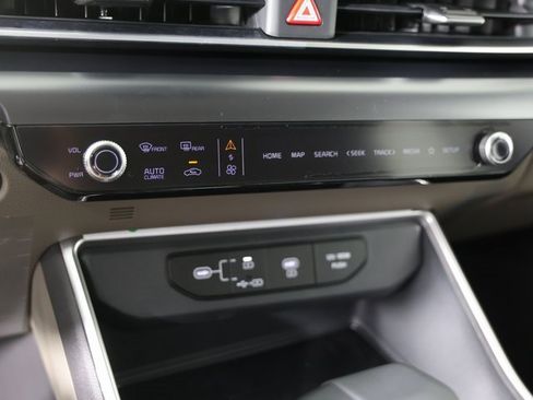 Certified 2026 Kia Carnival LXS image 16