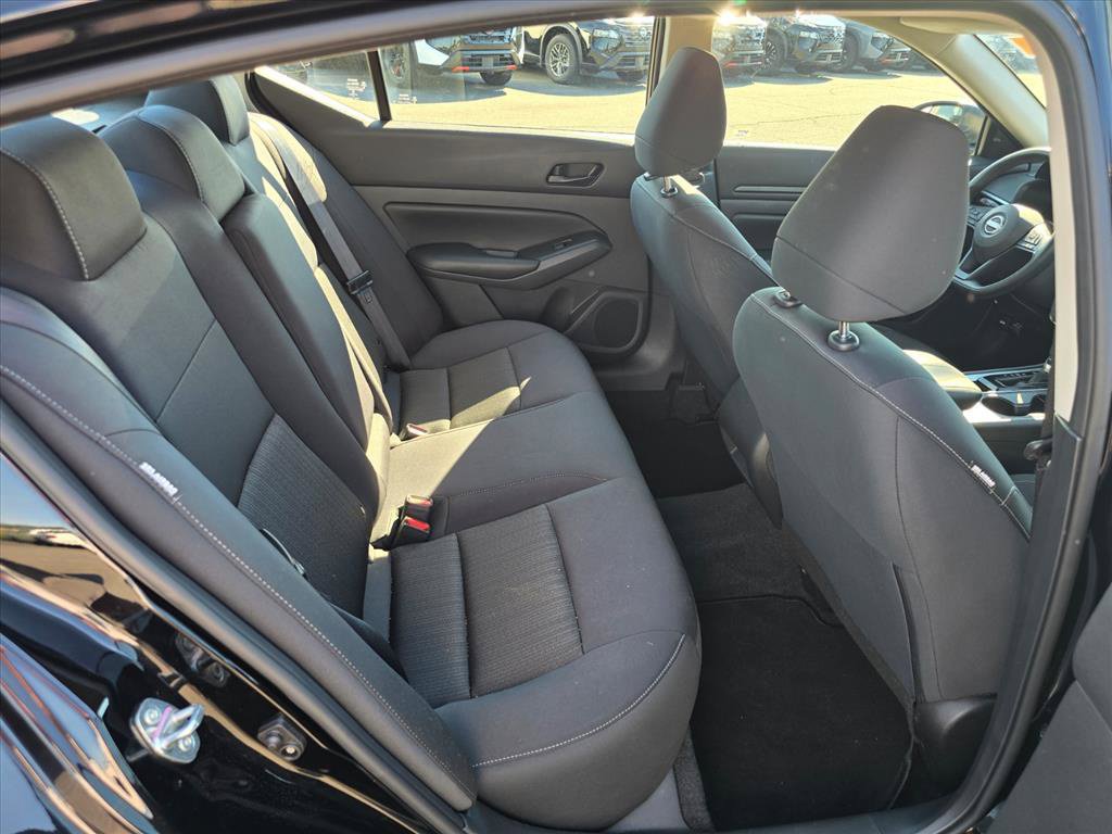 Used 2025 Nissan Altima 2.5 S FWD image 13