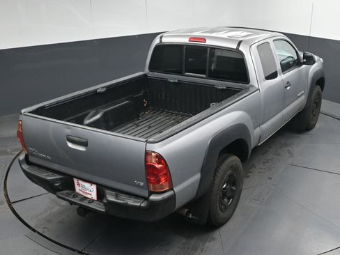 Used 2014 Toyota Tacoma Base image 31