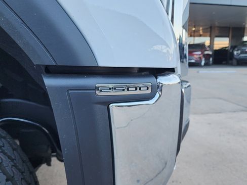 New 2026 GMC Sierra 2500 Pro w/ Convenience Package image 12