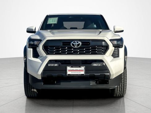 Certified 2025 Toyota Tacoma TRD Off-Road image 8