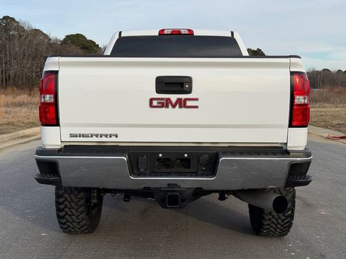 Used 2018 GMC Sierra 2500 w/ Sierra Convenience Package image 4