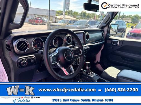 Used 2023 Jeep Gladiator Overland AWD/4WD image 20