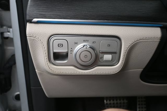 Used 2020 Mercedes-Benz GLS 580 4MATIC image 24