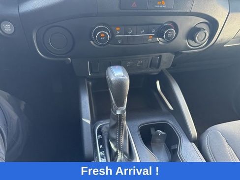 Used 2022 Nissan Frontier SV image 6
