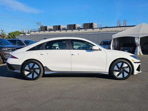 New 2025 Hyundai Ioniq 6 SE image 8