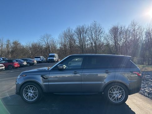 Used 2018 Land Rover Range Rover Sport HSE image 2