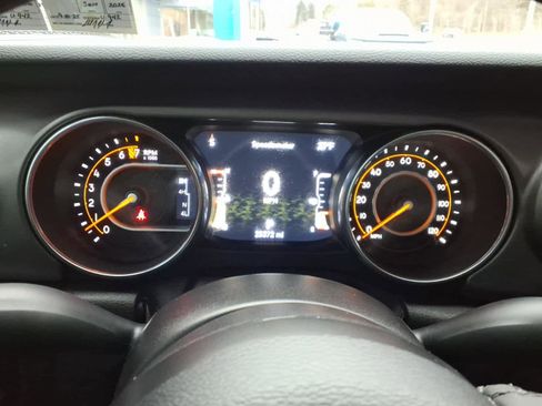 Used 2023 Jeep Gladiator Sport image 13