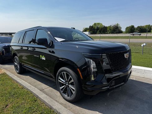 New 2026 Cadillac Escalade ESV Sport AWD/4WD image 1