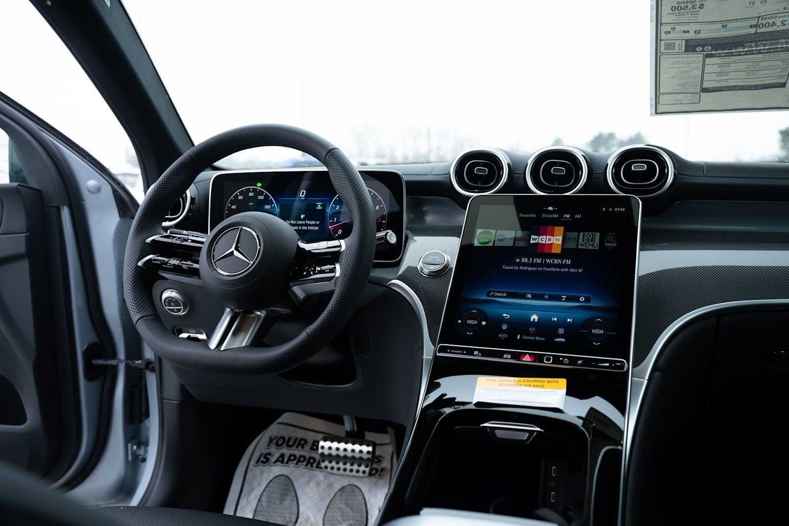 Used 2026 Mercedes-Benz GLC 300 4MATIC image 31