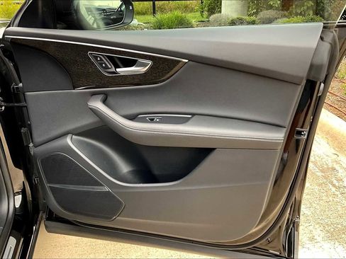 Used 2024 Audi Q8 Premium Plus w/ Premium Plus Package image 20