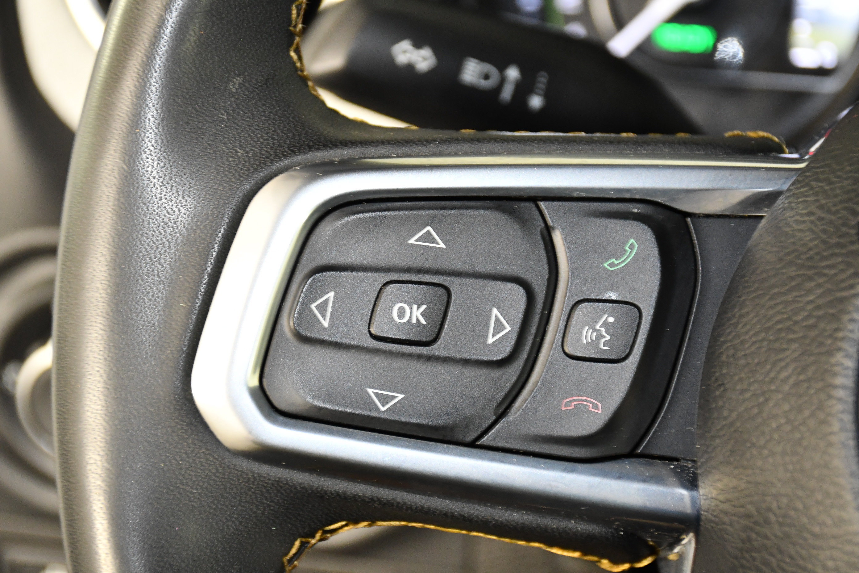 Used 2024 Jeep Wrangler Unlimited Sahara AWD/4WD image 20