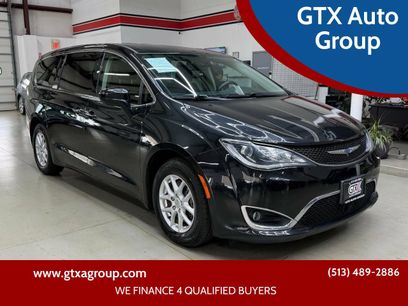 Used 2020 Chrysler Pacifica Touring w/ Advanced Safetytec Group