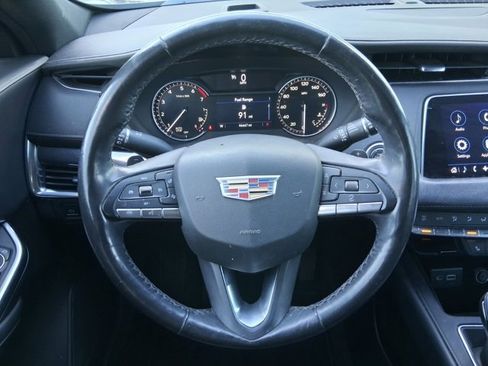 Certified 2023 Cadillac XT4 Luxury w/ Cold Weather Package image 8