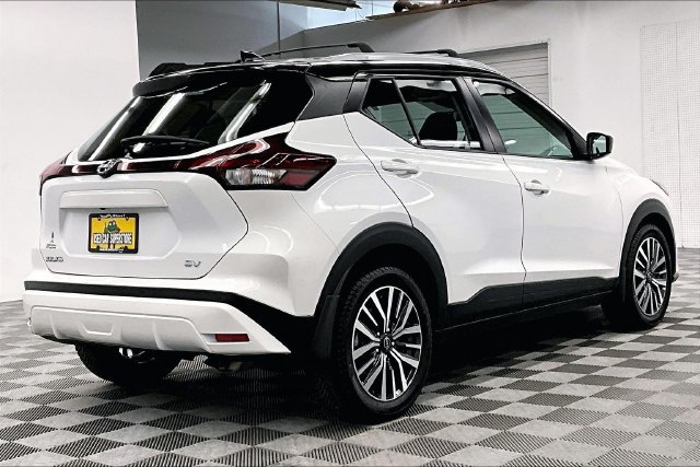 Used 2022 Nissan Kicks SV FWD image 14