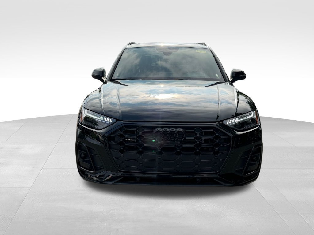 Used 2023 Audi Q5 e Prestige AWD/4WD image 2
