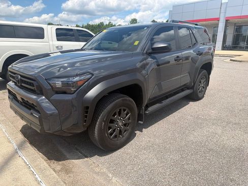Used 2026 Toyota 4Runner SR5 AWD/4WD image 3