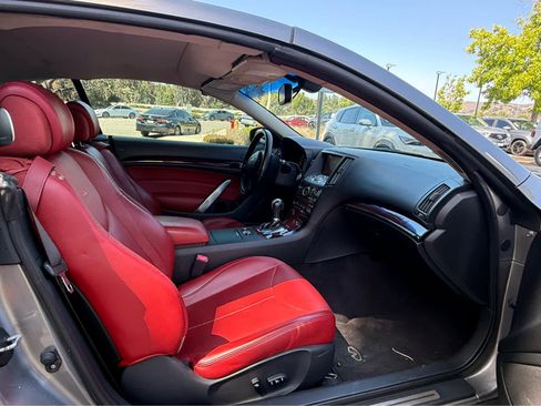 Used 2009 INFINITI G37 Convertible w/ Premium Pkg RWD image 4
