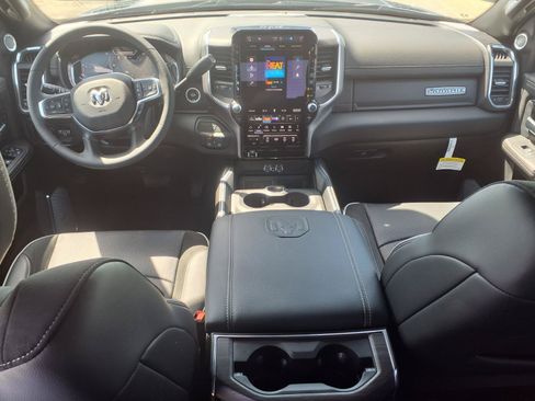 Used 2026 RAM 2500 Laramie AWD/4WD image 11