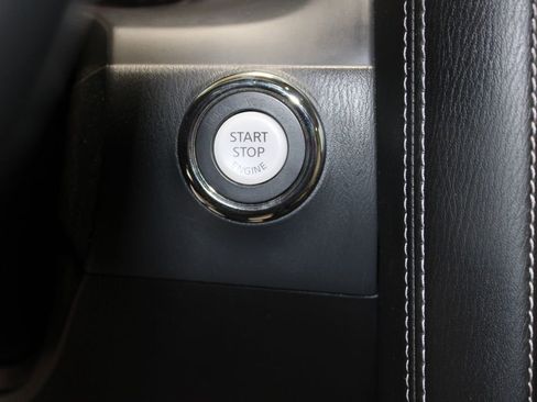 Used 2024 Nissan Armada SL w/ Captain's Chairs Package image 54