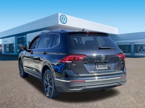 Certified 2023 Volkswagen Tiguan SE w/ Panoramic Sunroof Package AWD/4WD image 5