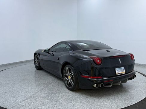 Used 2017 Ferrari California T image 4