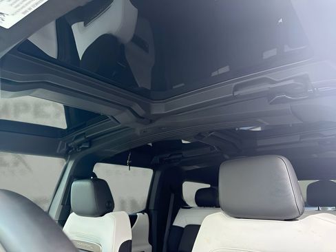 Used 2025 GMC Hummer EV 2X AWD/4WD image 13