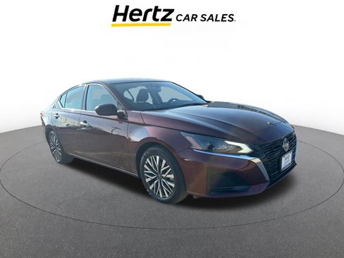 Used 2025 Nissan Altima 2.5 SV image 1