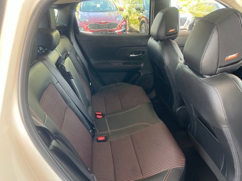 Used 2025 Nissan Kicks SR w/ SR Premium Package AWD/4WD image 15